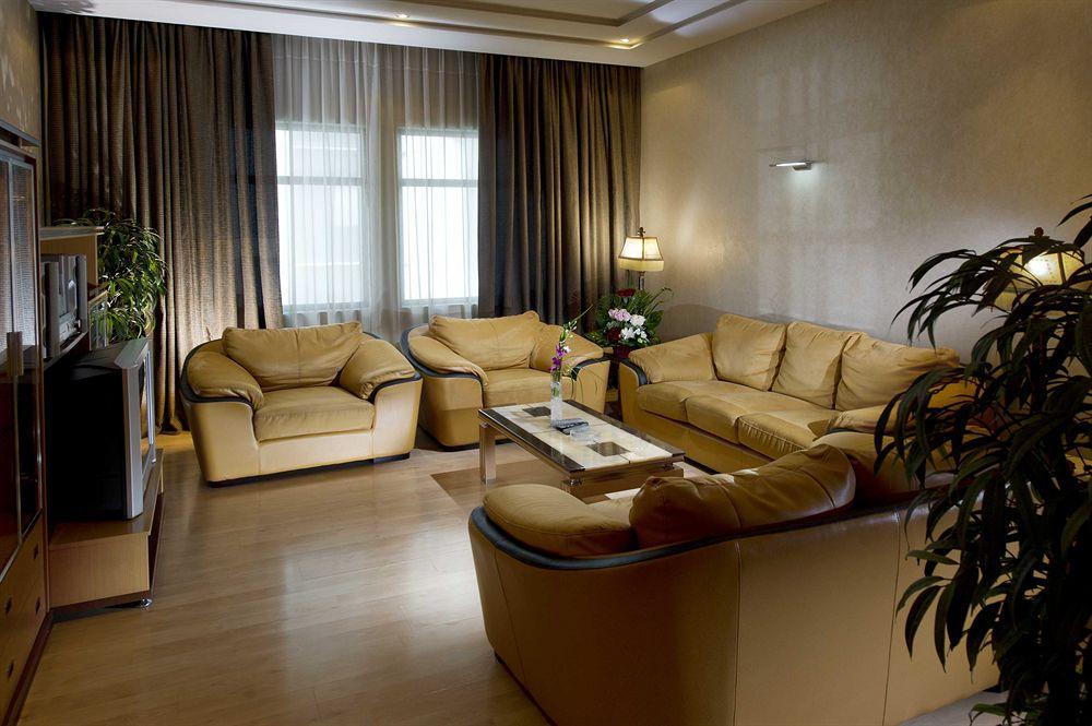 Excelsior Luxury Apartments Манама Екстериор снимка