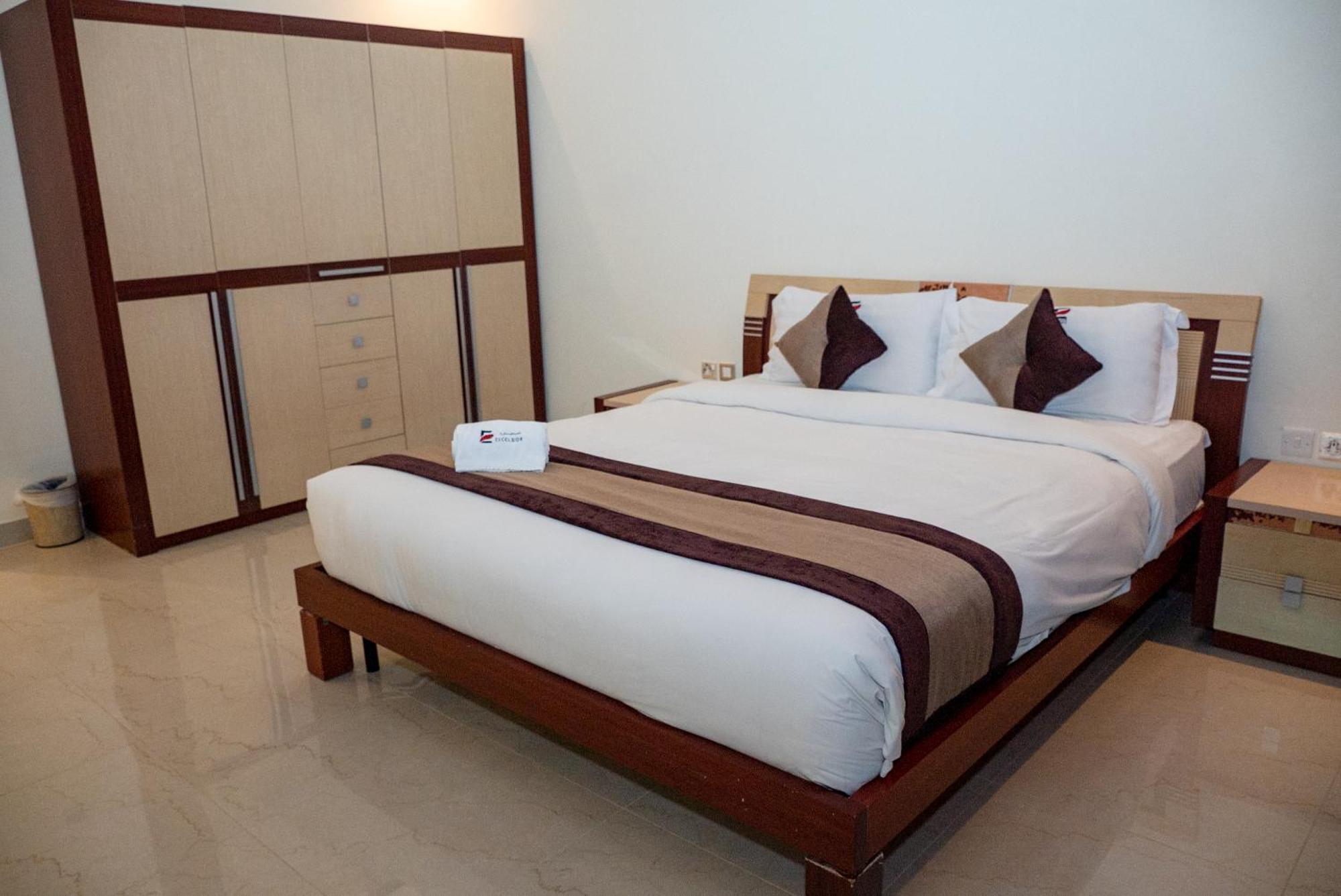 Excelsior Luxury Apartments Манама Екстериор снимка