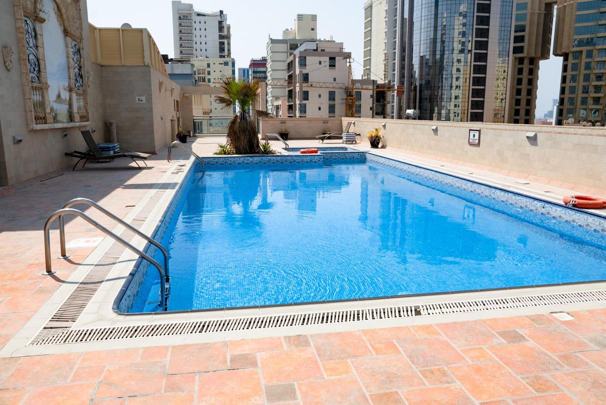 Excelsior Luxury Apartments Манама Екстериор снимка