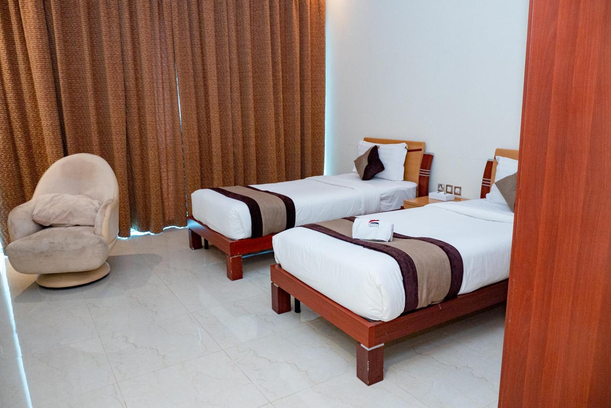Excelsior Luxury Apartments Манама Екстериор снимка