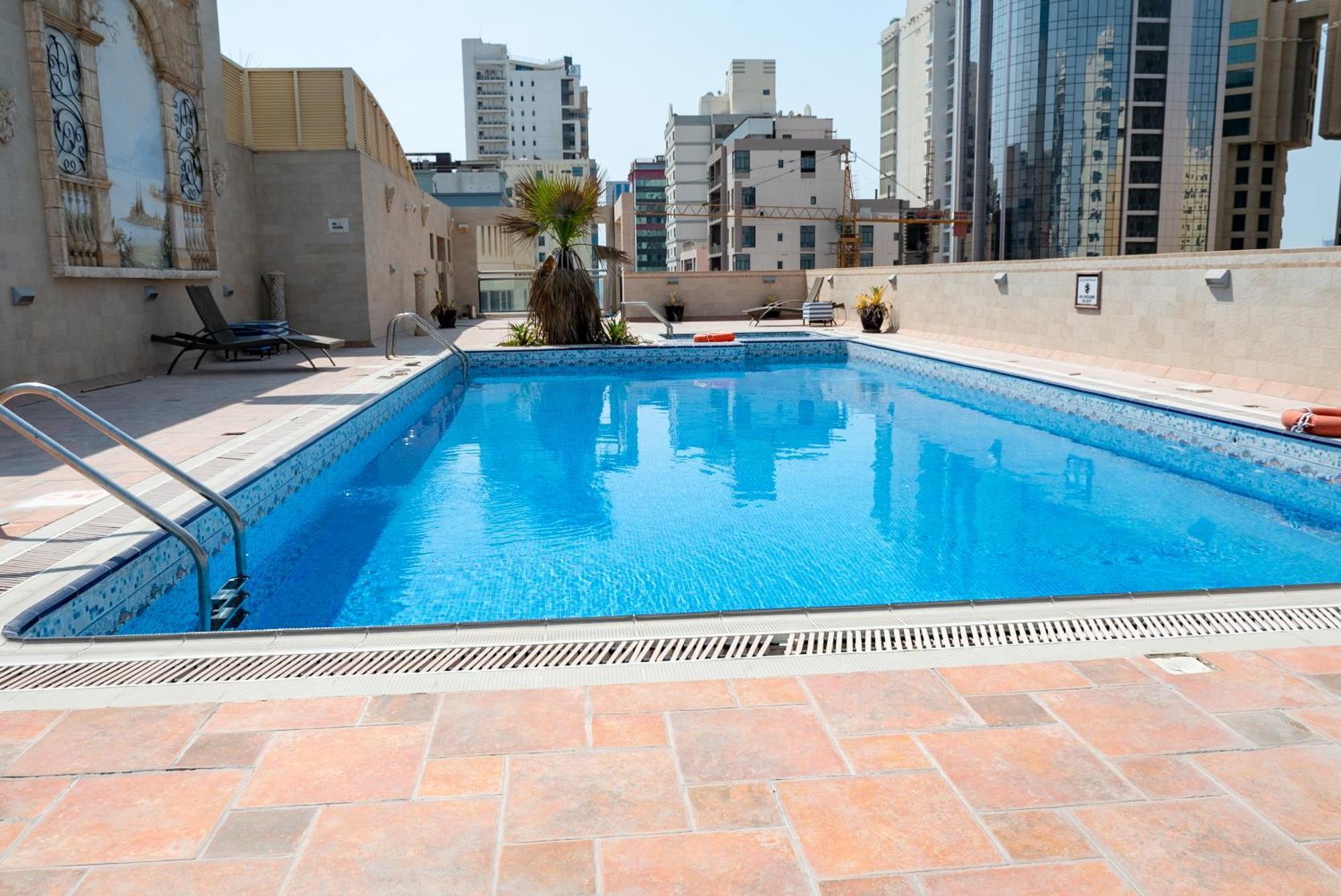 Excelsior Luxury Apartments Манама Екстериор снимка