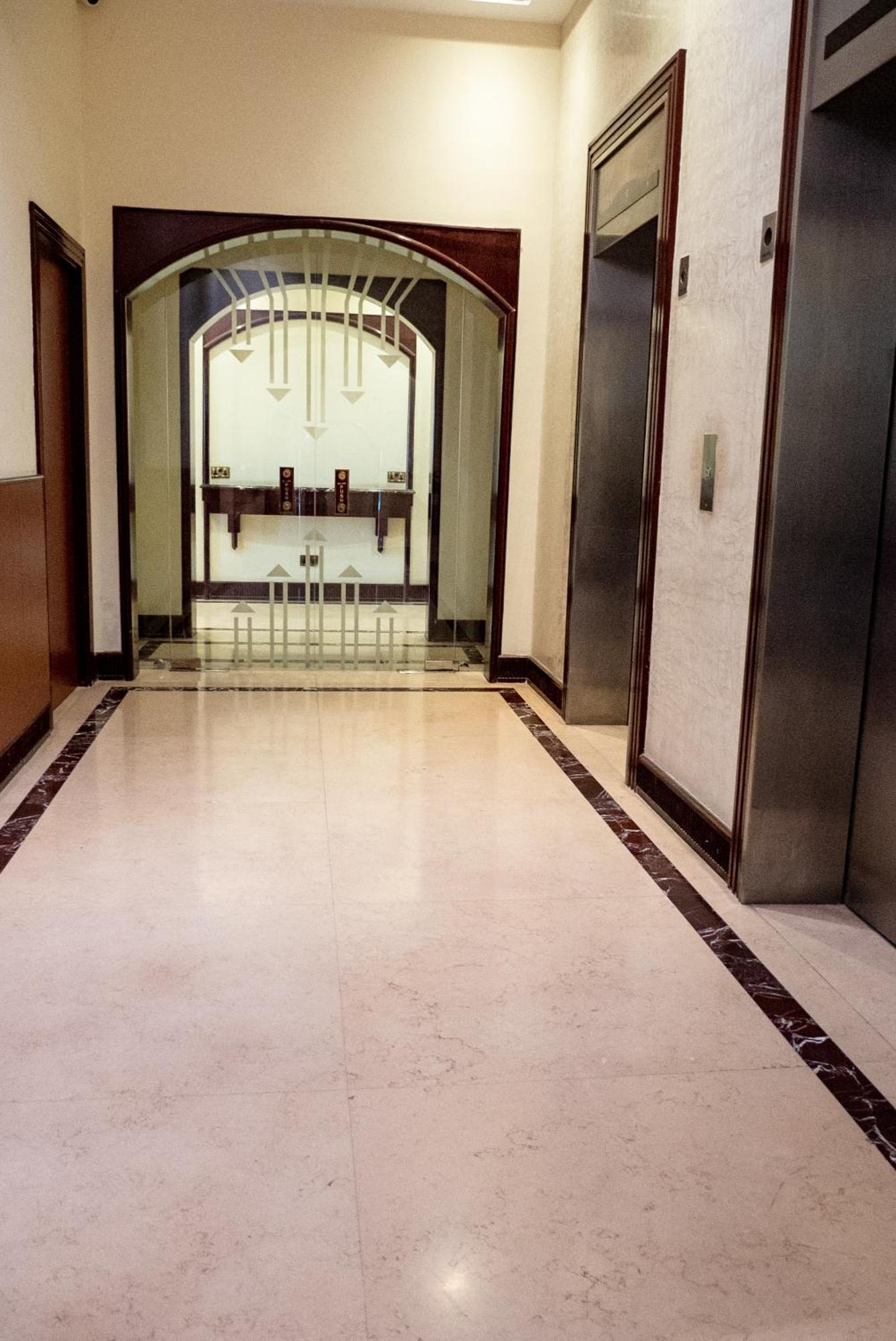 Excelsior Luxury Apartments Манама Екстериор снимка