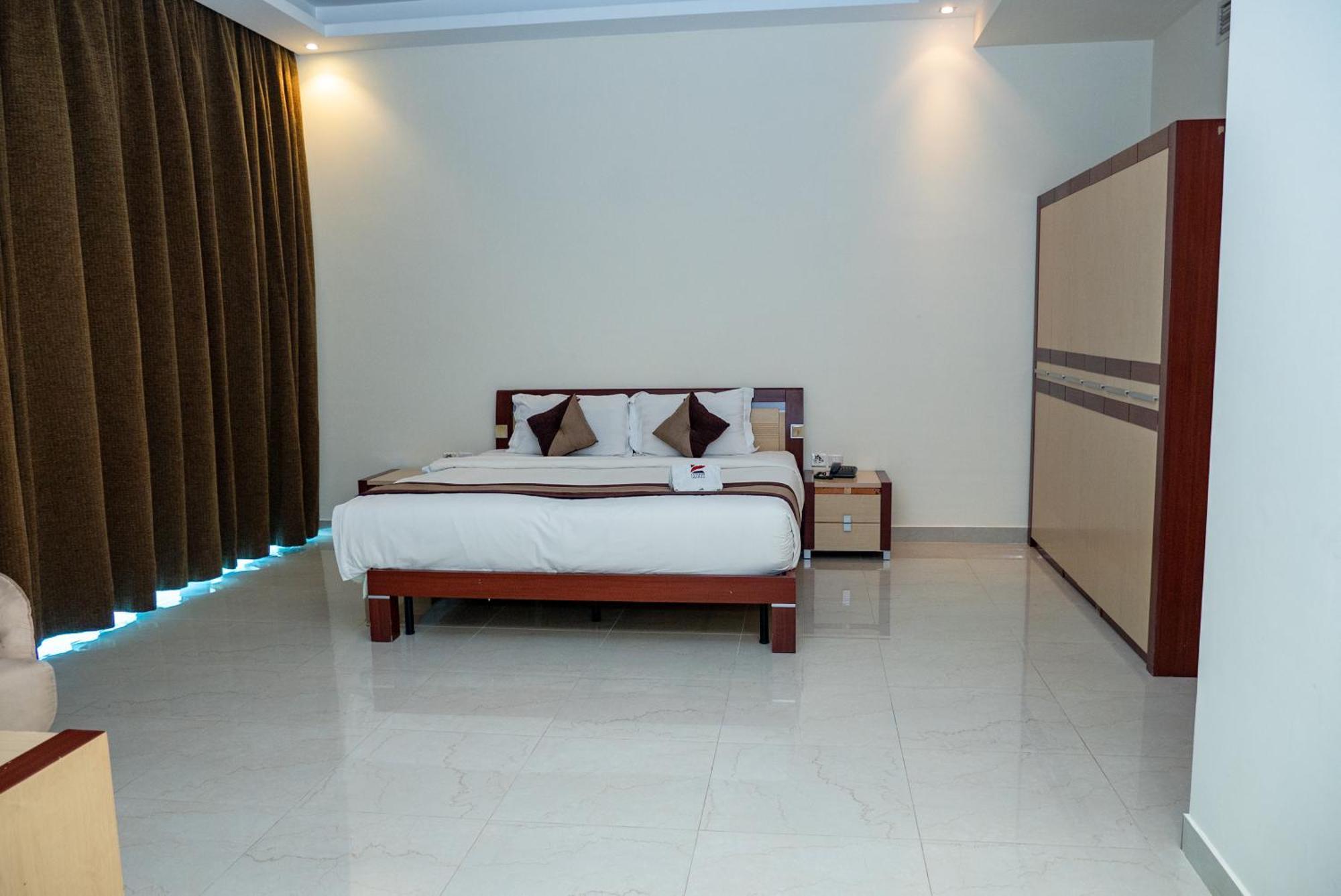 Excelsior Luxury Apartments Манама Екстериор снимка