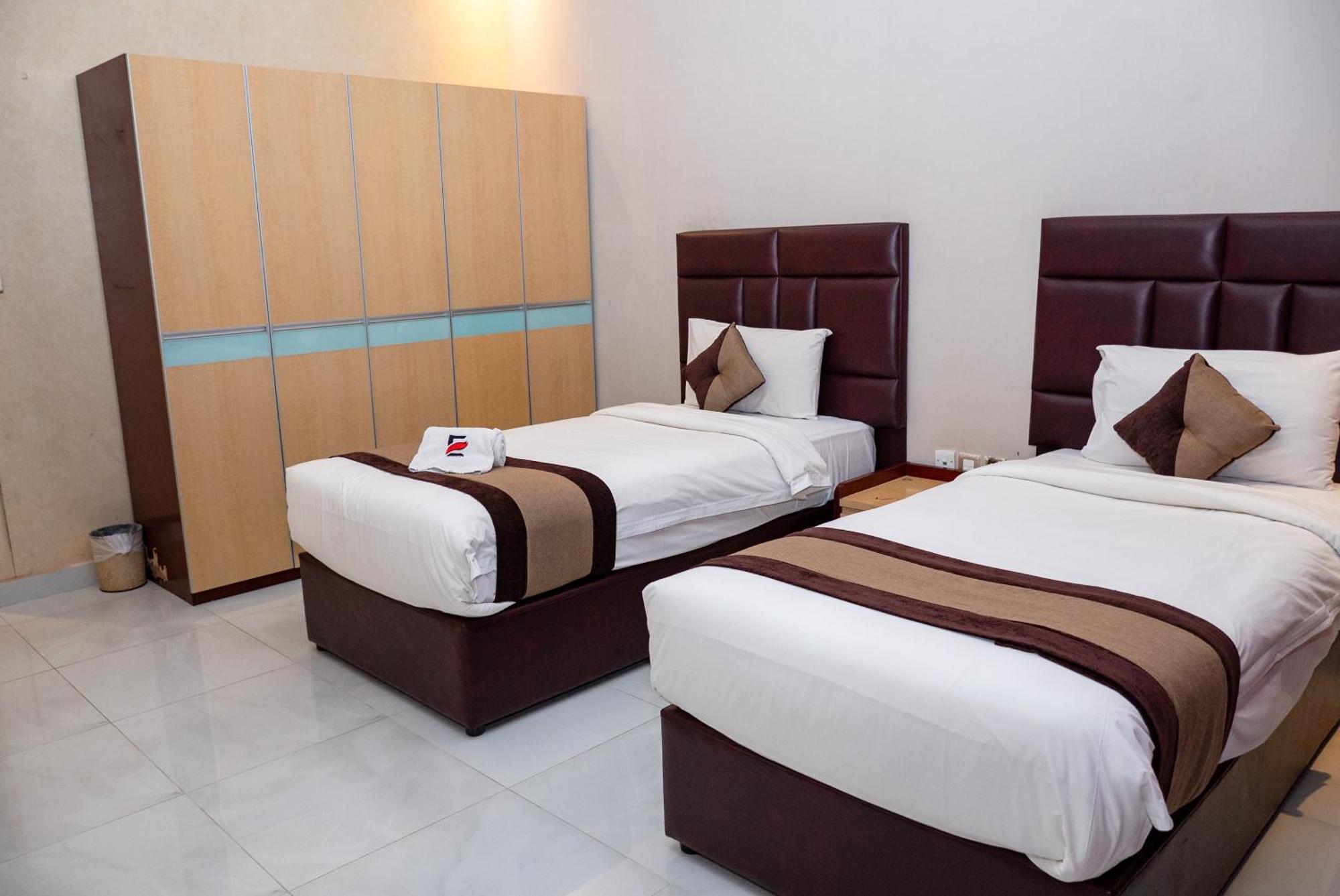 Excelsior Luxury Apartments Манама Екстериор снимка