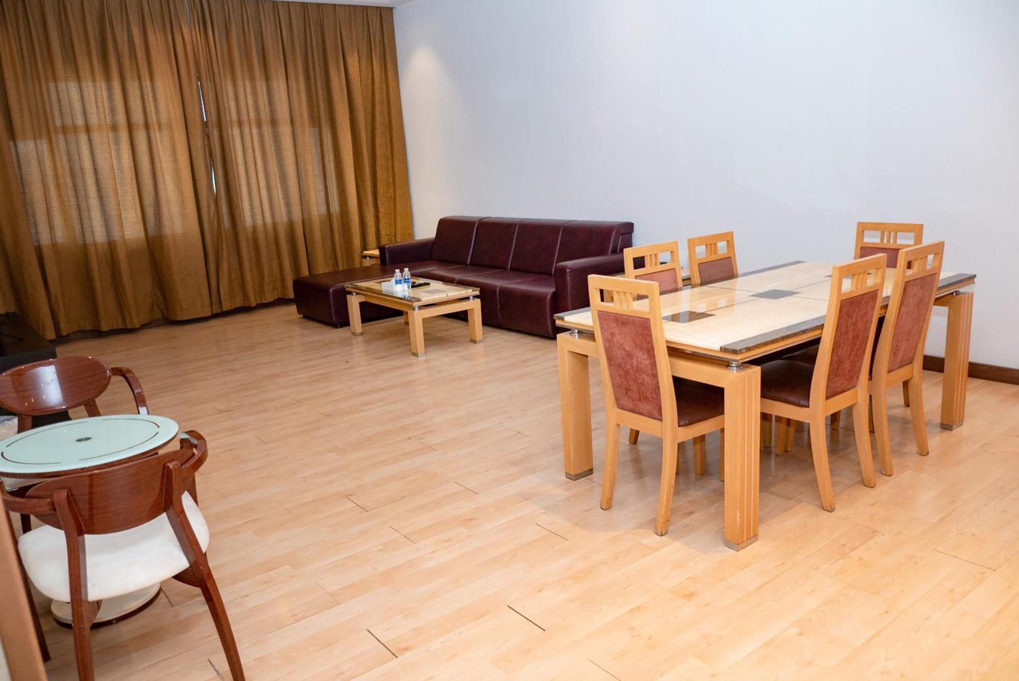 Excelsior Luxury Apartments Манама Екстериор снимка