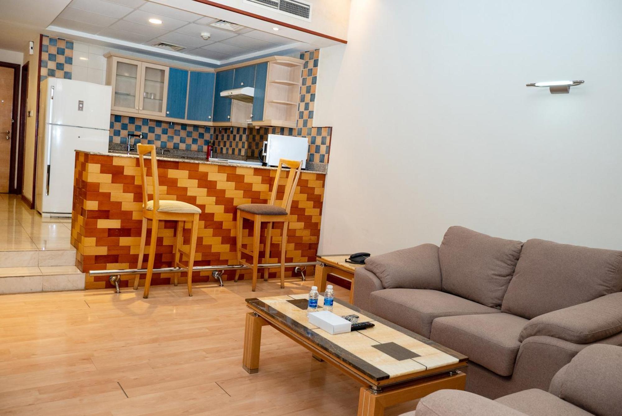 Excelsior Luxury Apartments Манама Екстериор снимка