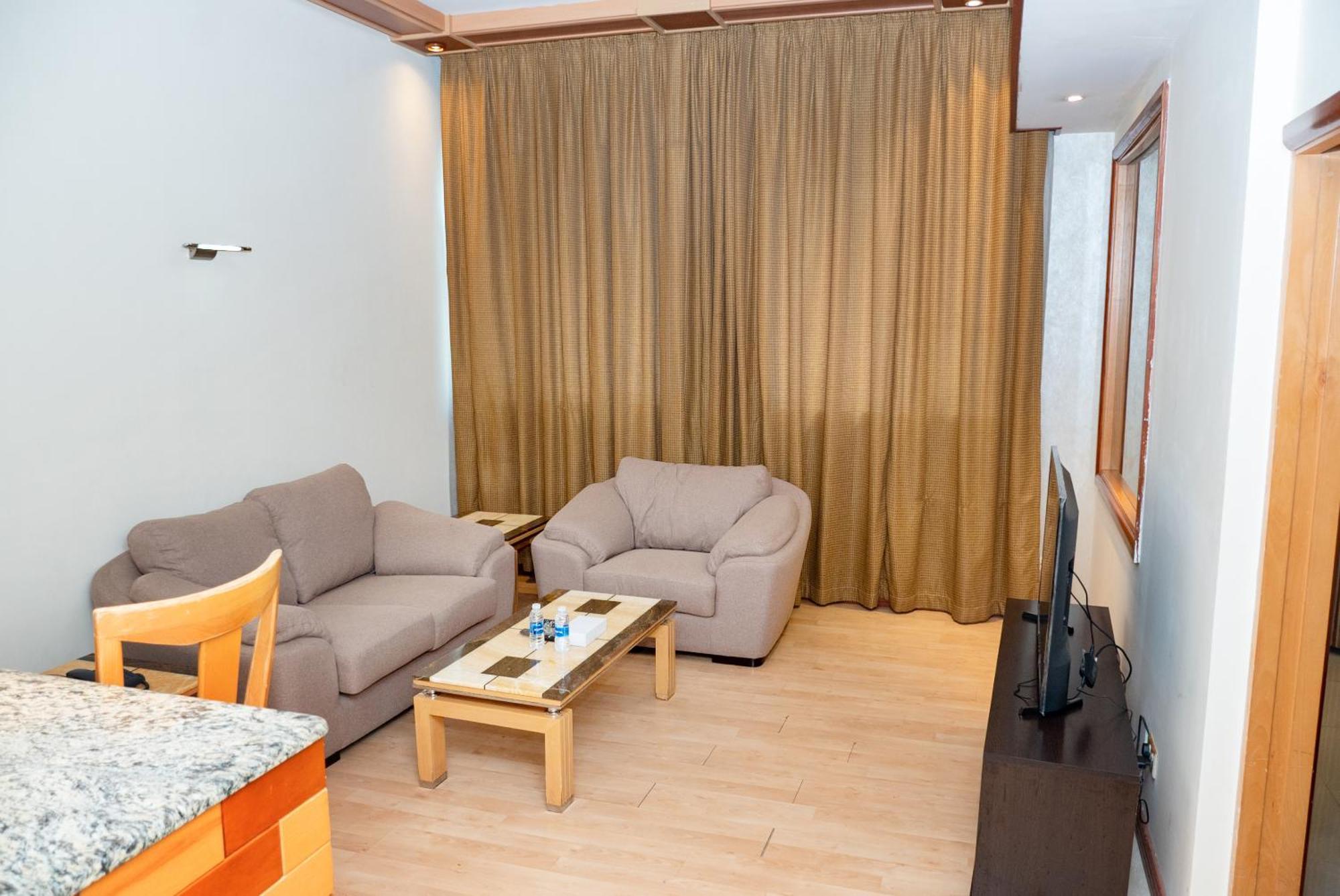 Excelsior Luxury Apartments Манама Екстериор снимка